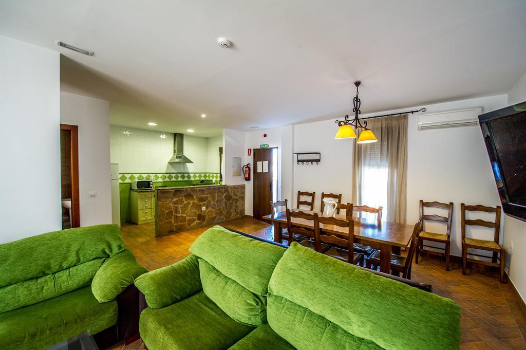 Apartamentos La Venta Del Charco Cardeña Quarto foto