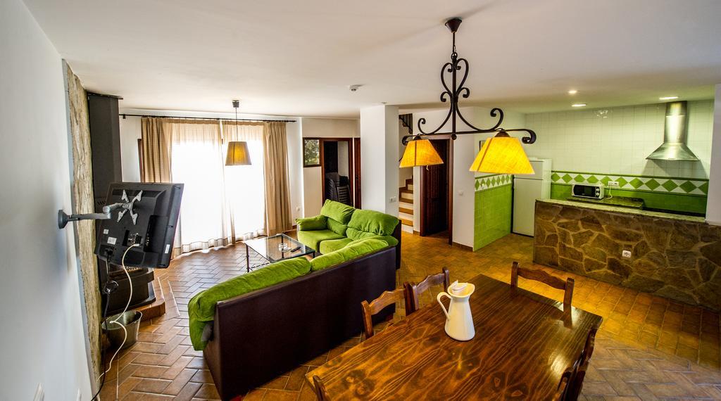 Apartamentos La Venta Del Charco Cardeña Quarto foto