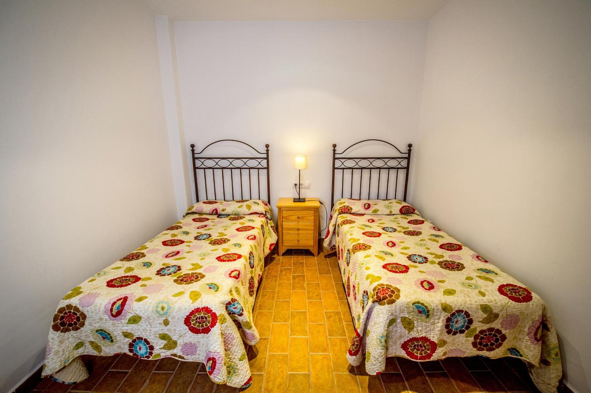 Apartamentos La Venta Del Charco Cardeña Quarto foto
